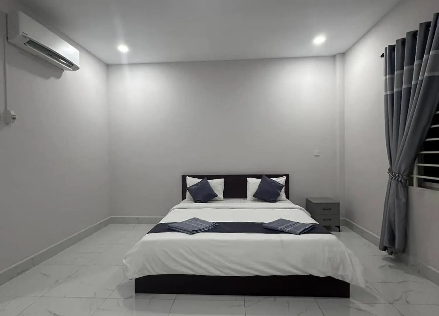Rosi Guesthouse & Coffee Σίχανουκβιλ Πανσιόν
